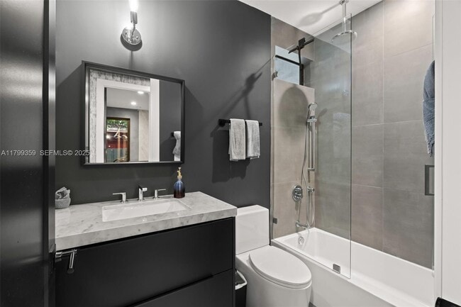 Building Photo - 400 NW 49th St