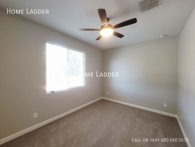 Building Photo - 13610 W Briles Rd