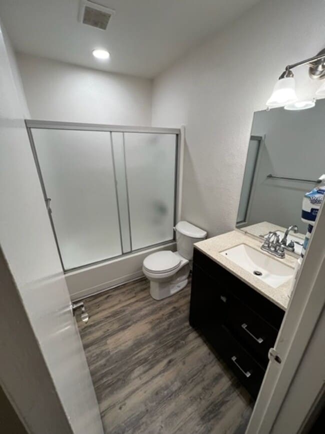 Building Photo - Beautiful 2 BD, 2 BA First Floor Condo at ...