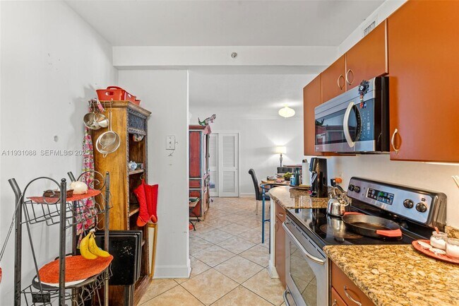 Building Photo - 401 69th St