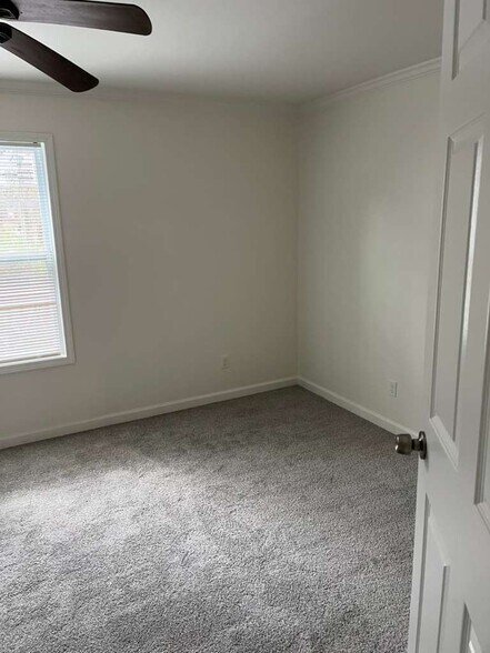 Building Photo - 1308 Woodfall Dr