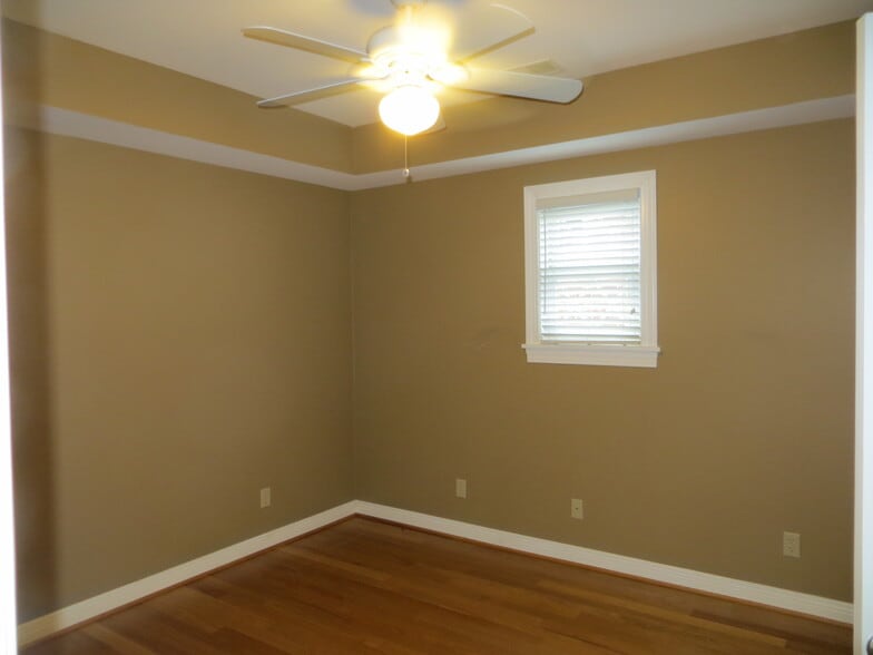 Office - 2115 Gladstone Ave