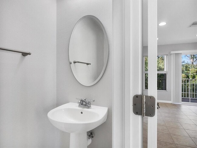 Building Photo - 8717 Spruce Hills Ct