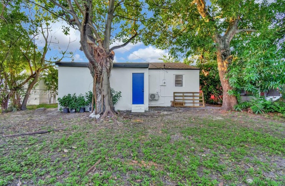 Building Photo - 547 NW 49th St