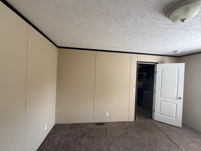 Building Photo - 3518 Wayside Terrace