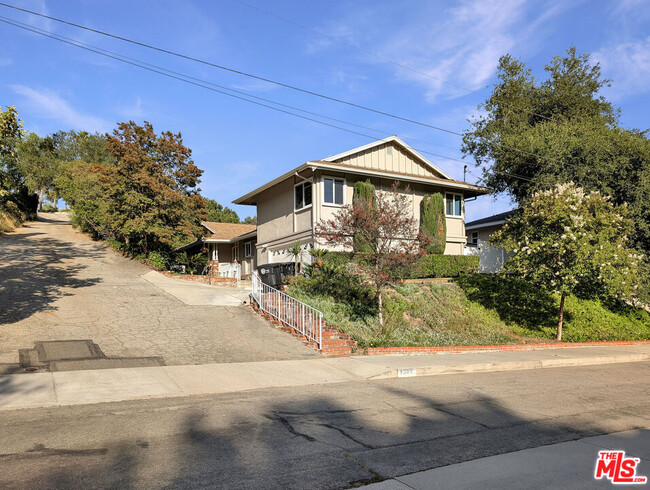 Building Photo - 3308 Sparr Blvd