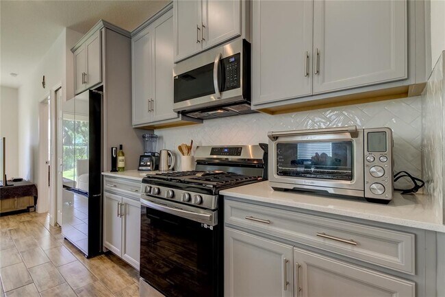 Building Photo - 5535 Del Coronado Dr