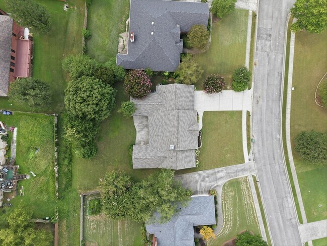 Building Photo - 2819 Willowick Tr SE