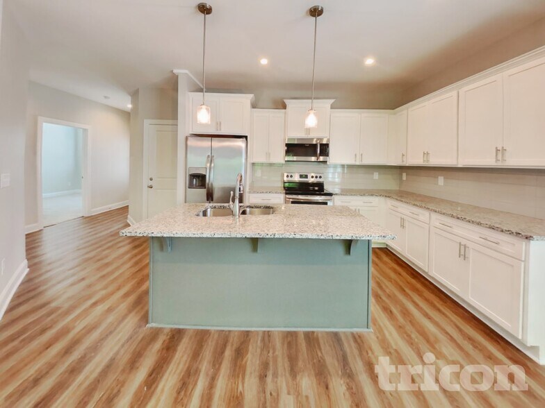 Building Photo - 571 Faye Aly