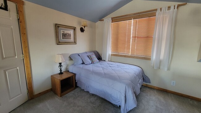 Building Photo - 439 S Tyler Ave