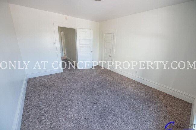 Building Photo - 5000 S Jones Ct