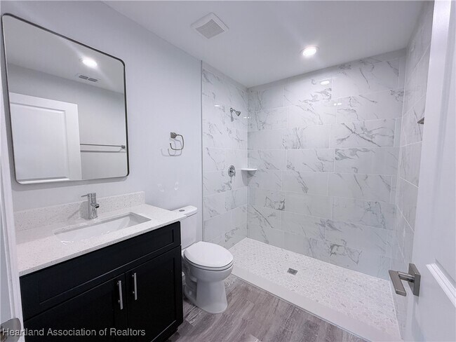 Building Photo - 3830 El Rado Ave