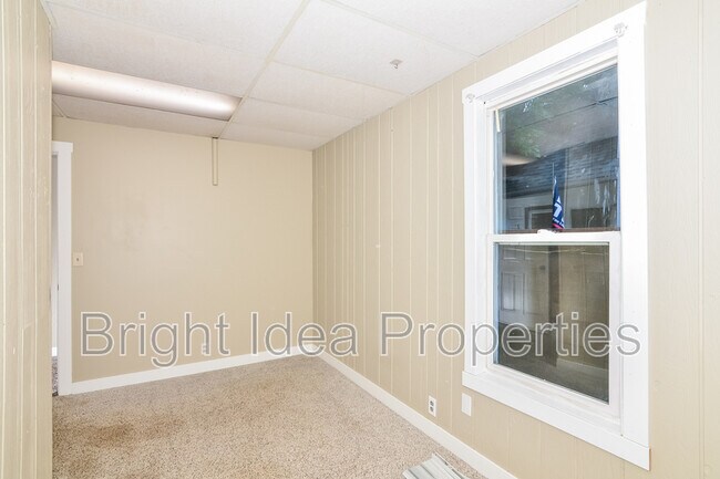 Building Photo - 454 Sherburne Ave