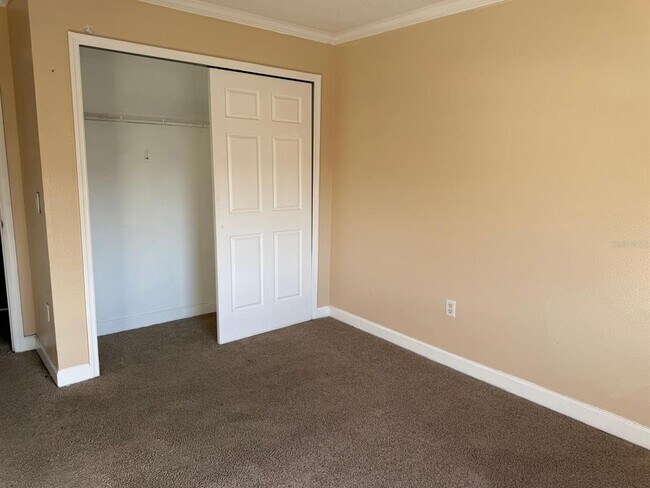 Building Photo - 3208 Fairfield Dr