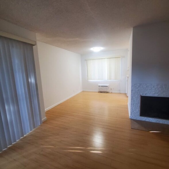 Building Photo - 2212 S Bentley Ave