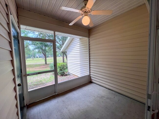 Building Photo - 1/1 Condo in the Greens at West End - Available mid-June!