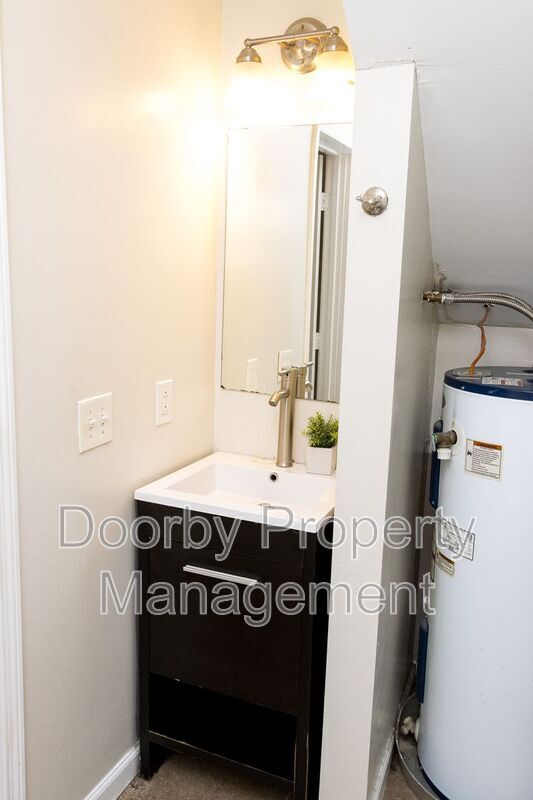 Building Photo - 1815 Bailey Ave