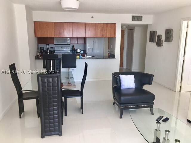 Building Photo - 1200 Brickell Bay Dr