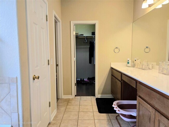 Building Photo - 6104 York Bridge Cir