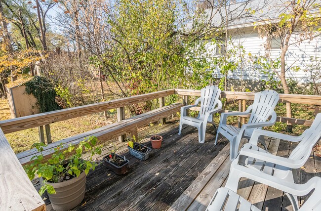 Building Photo - 314 S Arbutus Dr