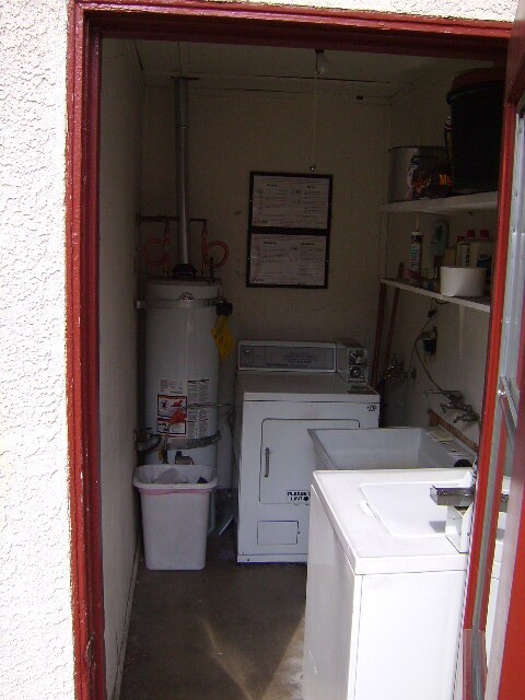 Laundry - 3415 W Alameda Ave