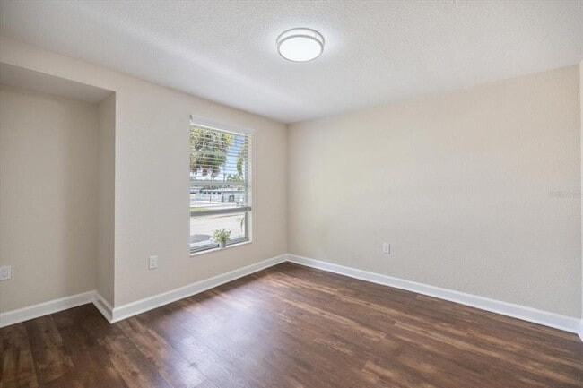 Building Photo - 960 Highland St