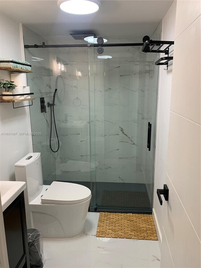 Building Photo - 6604 SW 114th Ave