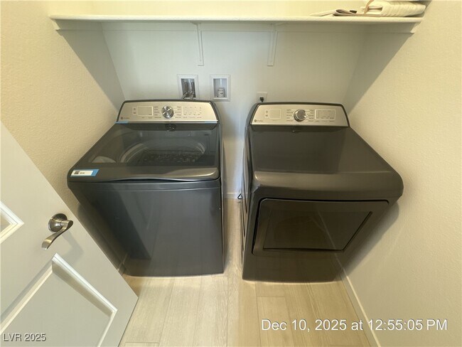 Building Photo - 11402 Obelisk Ave