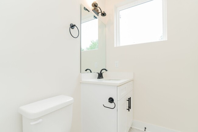 Building Photo - Brand New 2 Bedroom in North Shore