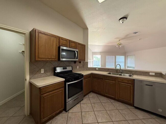 Building Photo - 17825 Madden Dr