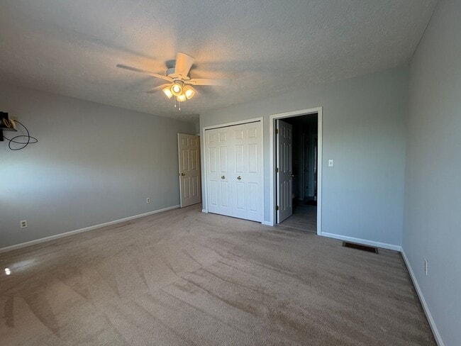 Building Photo - Location, Convenience & Comfort – Steps from Cleveland Clinic!