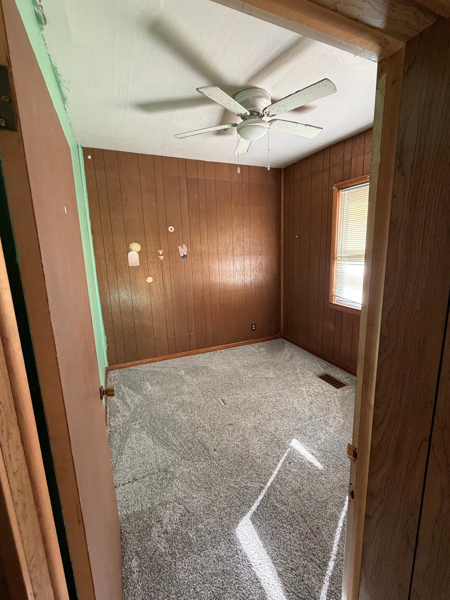 bedroom 3 - 2400 Dewitt Ave