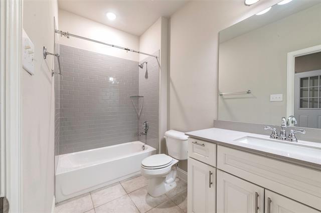 Building Photo - 6267 Blythe Dr