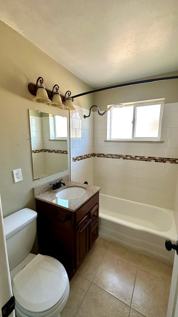 Building Photo - Spacious 5BD/2BA Home in Lakewood, CO- Available July 29th!