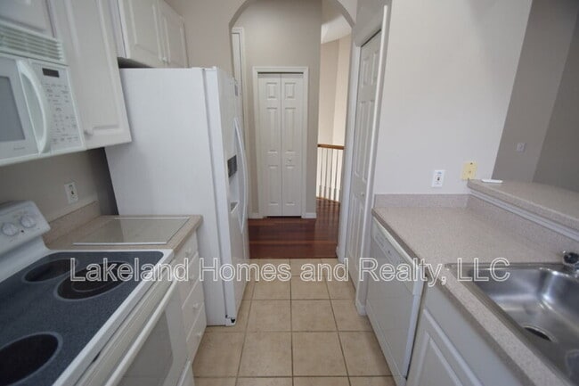 Building Photo - 534 Grasslands Village Cir