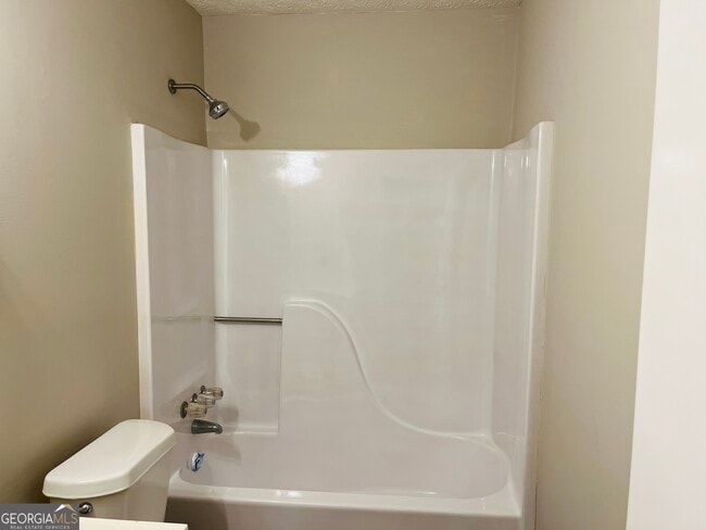 Building Photo - 12 Fredda Ln