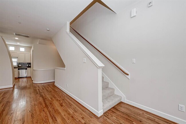 Building Photo - 2710 Hullsmith Dr