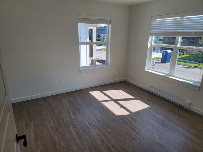 Building Photo - 1469 Windrow Dr