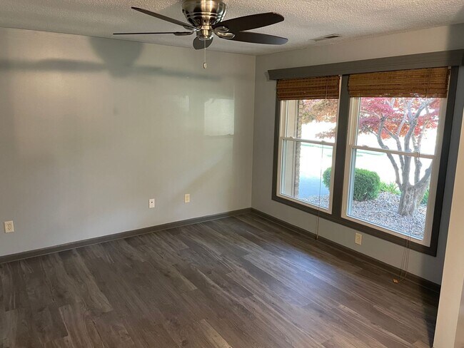 Building Photo - 7117 Chivington Dr