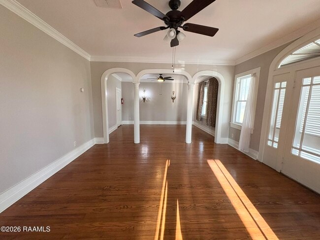 Building Photo - 208 St Anne St