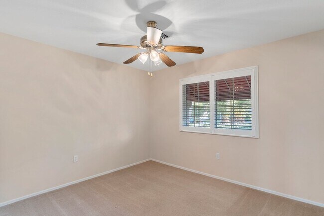 Building Photo - Gorgeous 2 Bed 2 Bath Single Story home in...