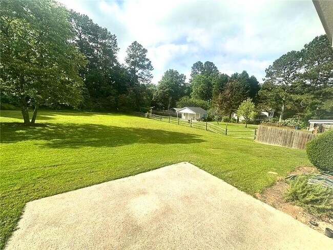 Building Photo - 2743 Sam Calvin Dr