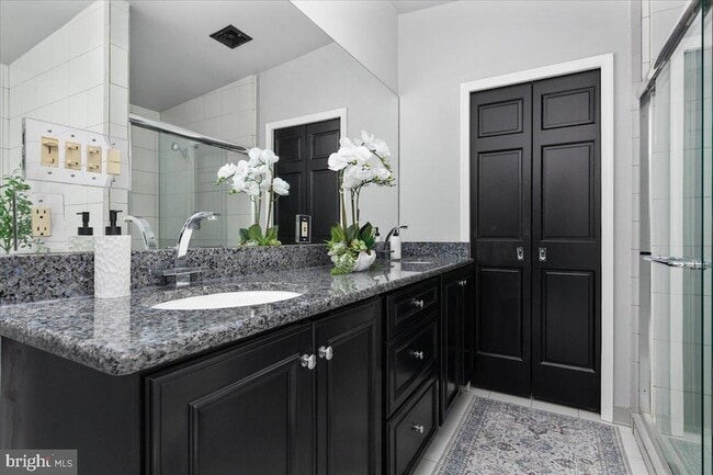 Building Photo - 4817 Chevy Chase Blvd