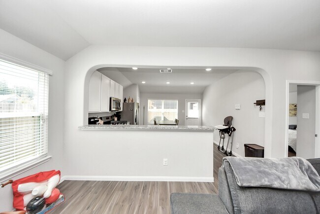 Building Photo - 3702 Cub Dr