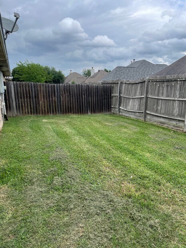 Building Photo - 3760 Oldenburg Ln