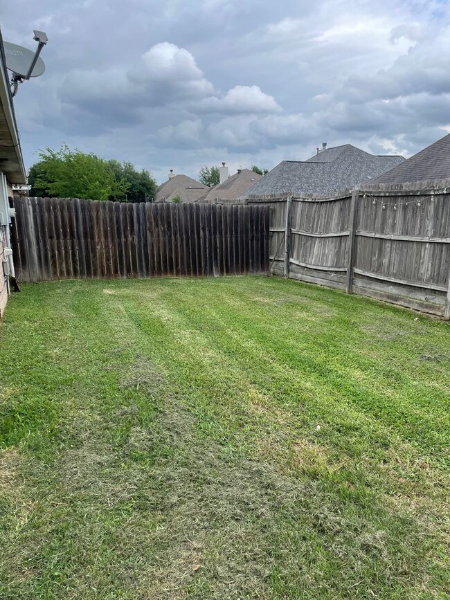 Building Photo - 3786 Oldenburg Ln