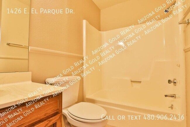 Building Photo - Knoell Villa Solano