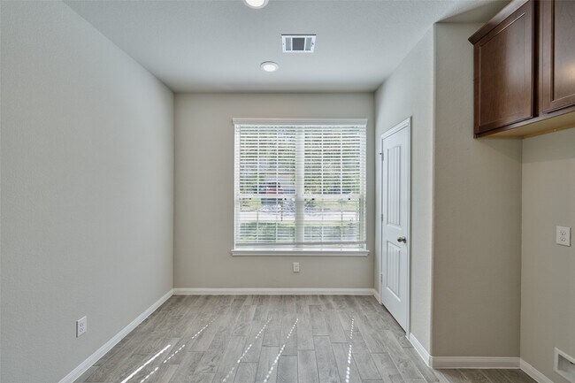 Building Photo - 11330 Alcott Dr