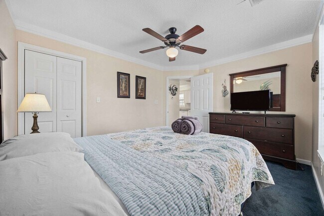 Building Photo - 113A S Yaupon Dr