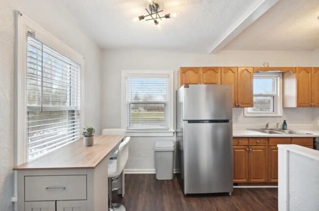 Building Photo - 1809 Rivard Rd